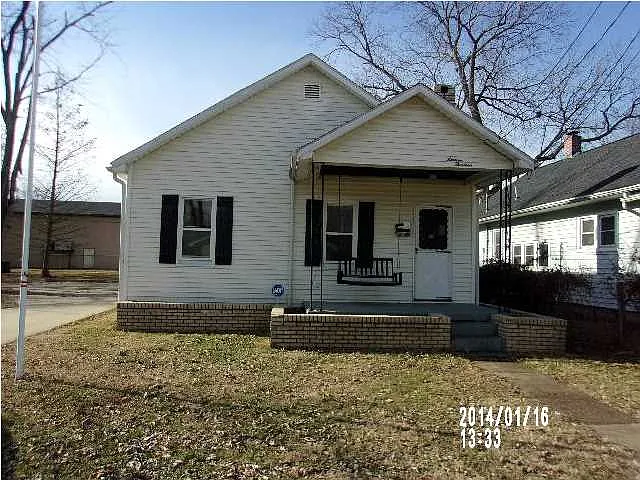 1613 S Bosse Ave photo 1