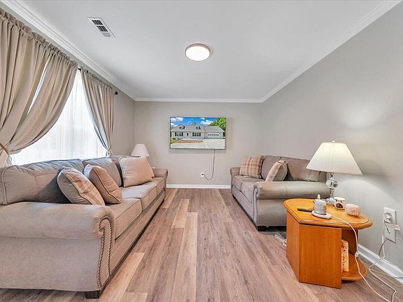 4th image of 139 Dalewood Ln
