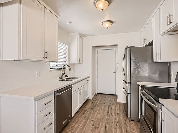 3rd image of 2422 La Luna Dr
