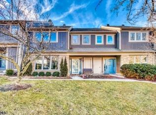 587 Glasmere Rd, Mahwah, NJ 07430