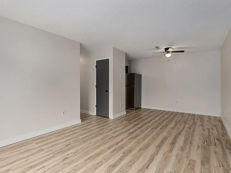 1221 S Park Ave #5 — Photo 11