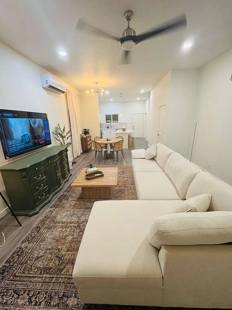 3 bed, 1438 sqft, $1,699 — Photo 2