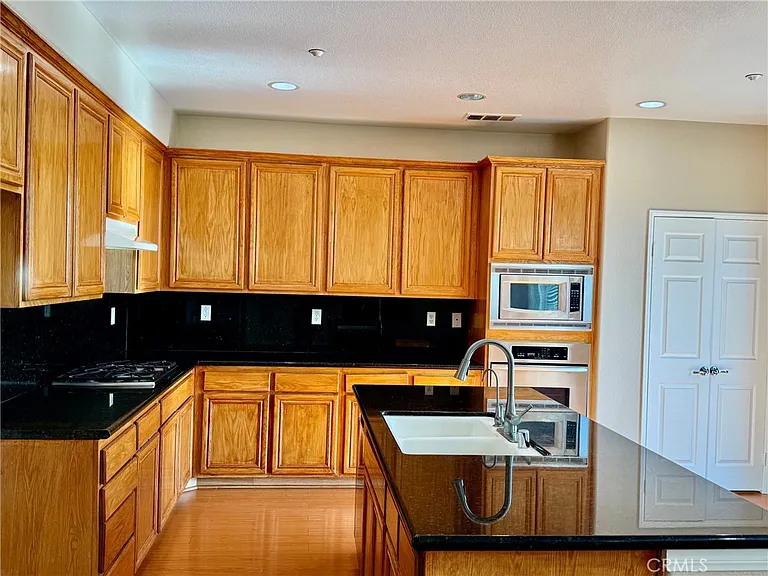 6076 Brookside Way — Photo 6
