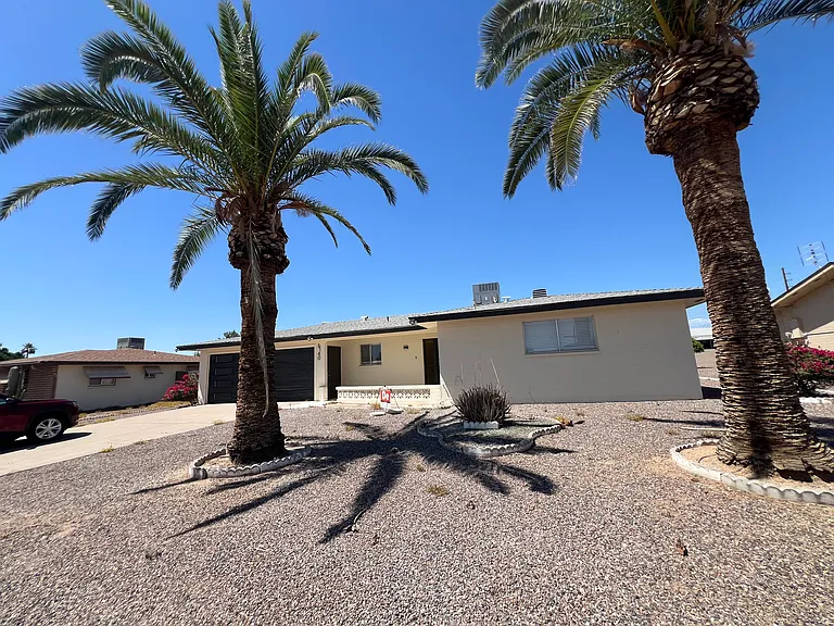 E Adobe St — Photo 14