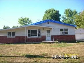 122 Dorothy St photo 1