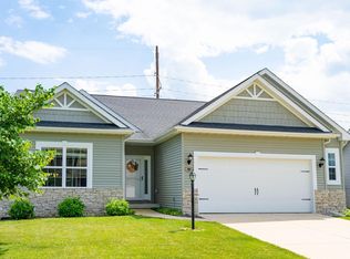 303 Trefoil, Savoy, IL 61874