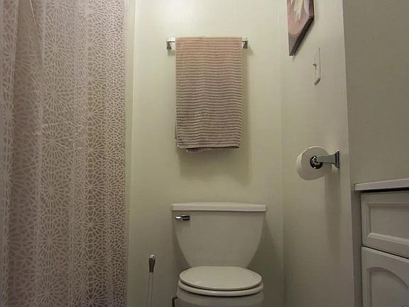 3rd image of 1631 Fairmount Ave APT 3