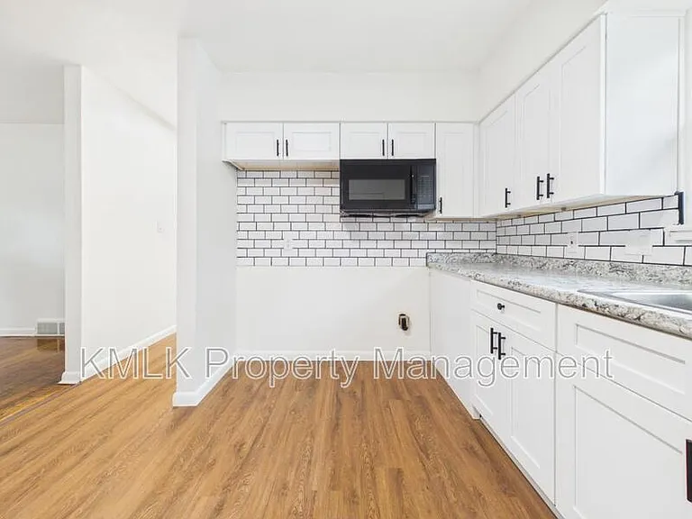 1622 Merrill Ave — Photo 9