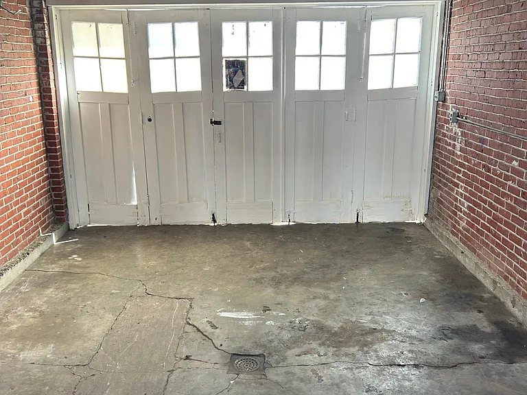 1744 W Union St — Photo 11