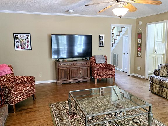 5th image of 126 Ashford Park