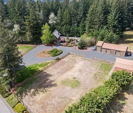 5th image of 40900 NE 39th St