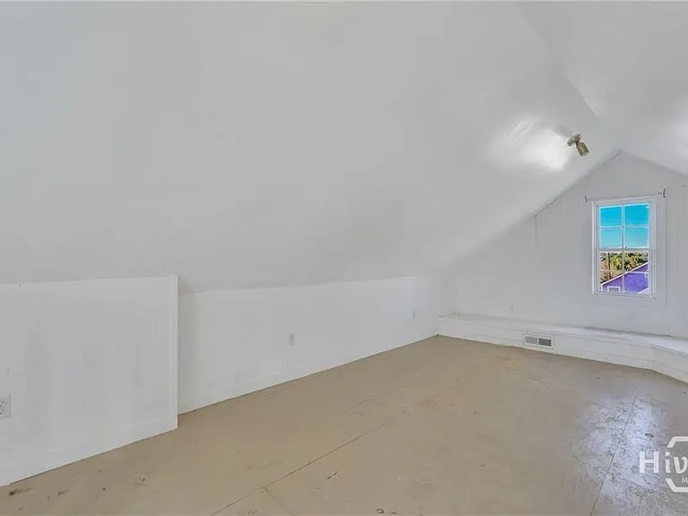 218 W Anderson St #UPPER — Photo 21