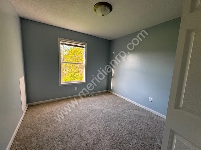 1131 E Lewis St — Photo 11