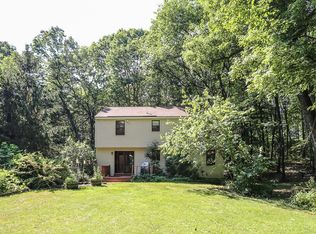 9 Trolley Car Ln, Londonderry, NH 03053