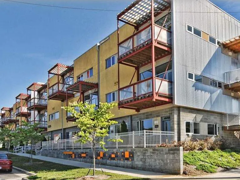 Edgeline Flats on Davidson — Photo 2
