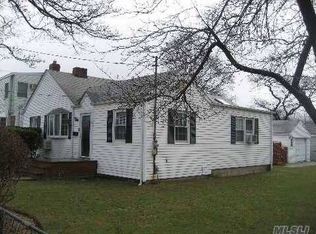 21 Regina Ave, North Bellmore, NY 11710