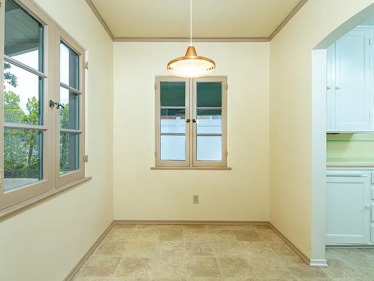 908 Burchett St — Photo 14