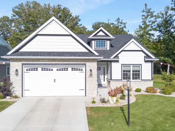12676 Creekside Dr, Cedar Lake, IN 46303