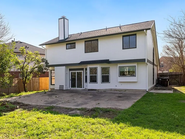 1805 White Oak Cv — Photo 27