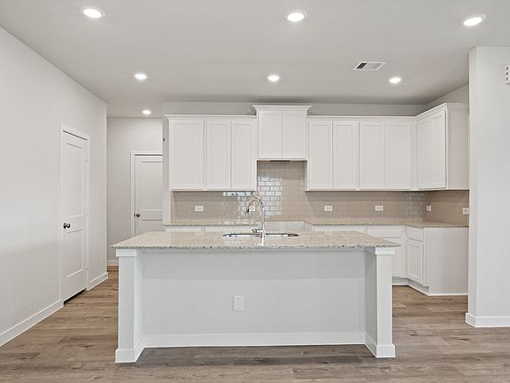 5th image of 11618 Prosperity Dr