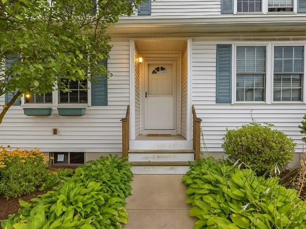 136 Samuel Ave #136, Pawtucket, RI 02860