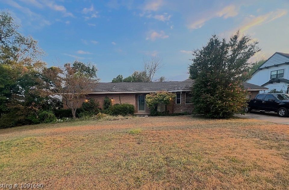 1st image of 7208 Riviera Dr