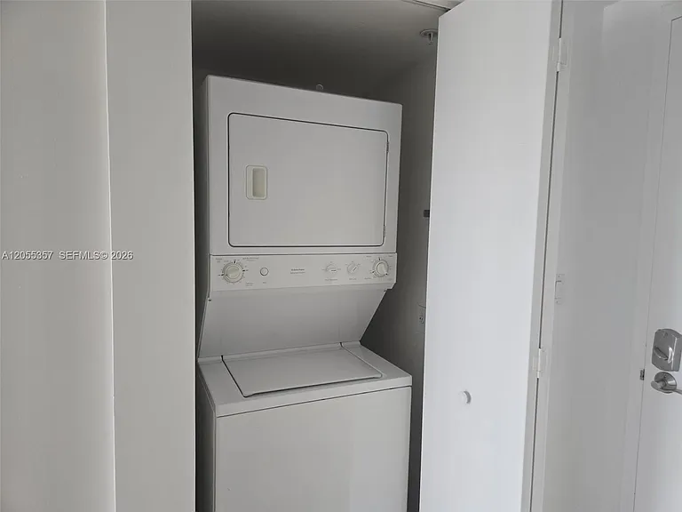 92 SW 3rd St #1808 — Photo 24
