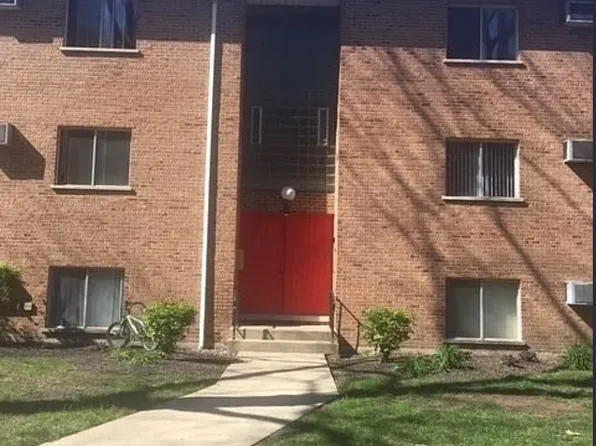 28 E Hattendorf Ave #5, Roselle, IL 60172