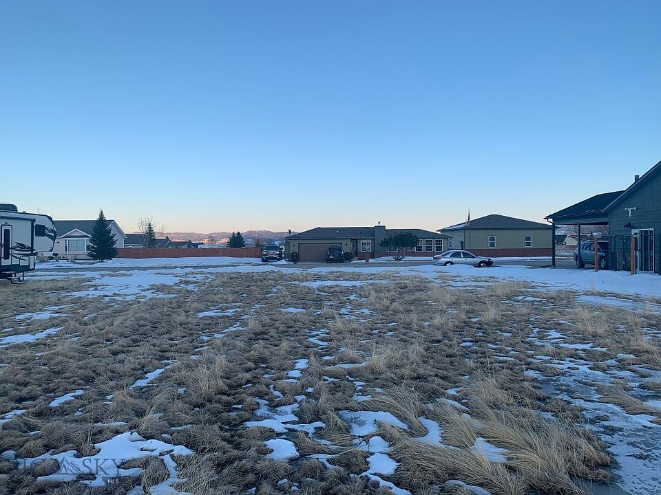2nd image of 902 Pauline Loop
