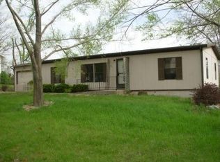 707 Kansas St, Oskaloosa, KS 66066