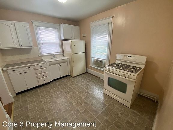 4th image of 207 W Wood St #C