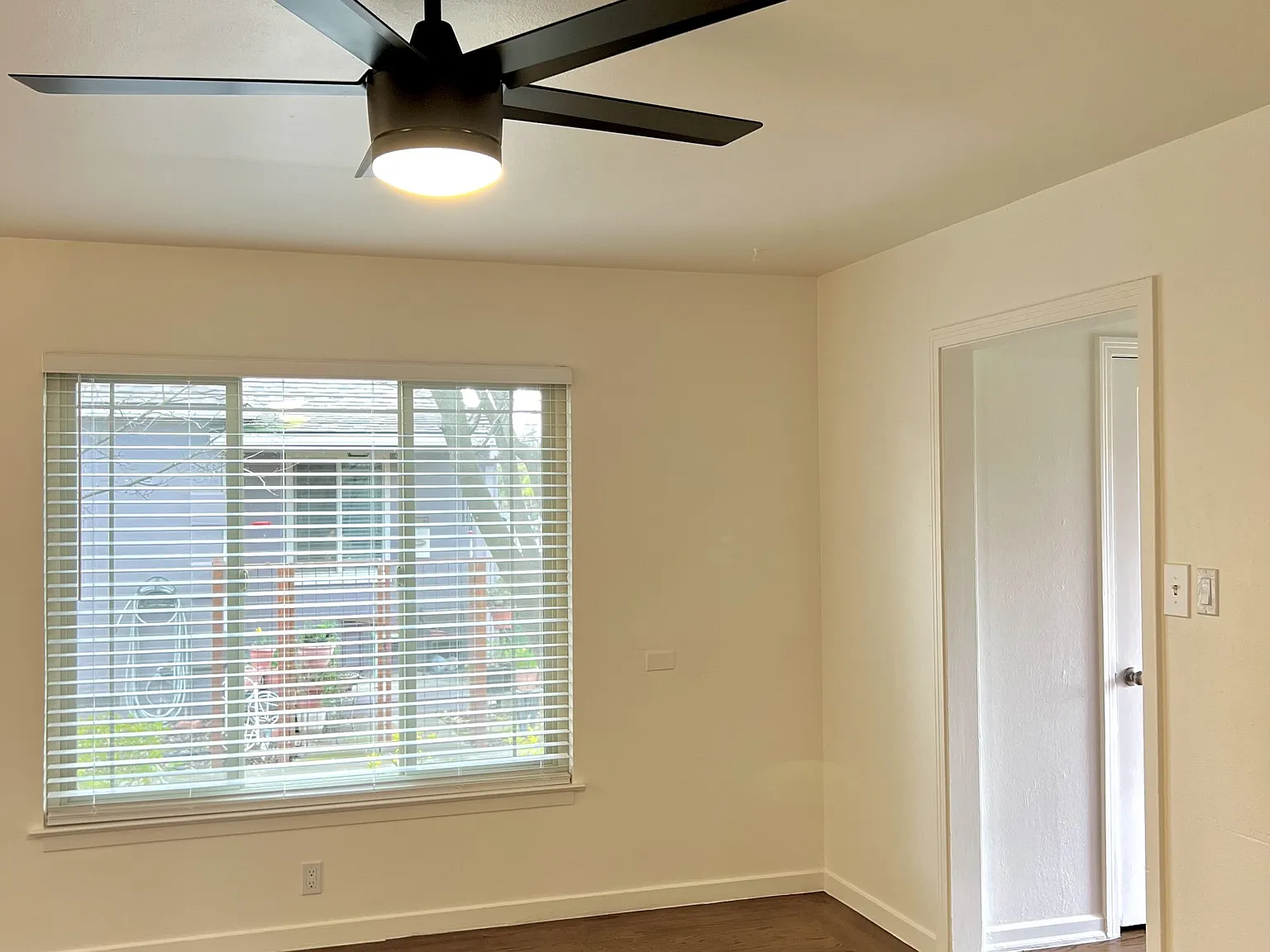 1 bed, 950 sqft, $1,850 — Photo 2