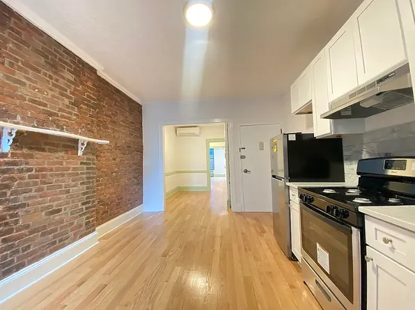 213 Green Street image 1 of 6