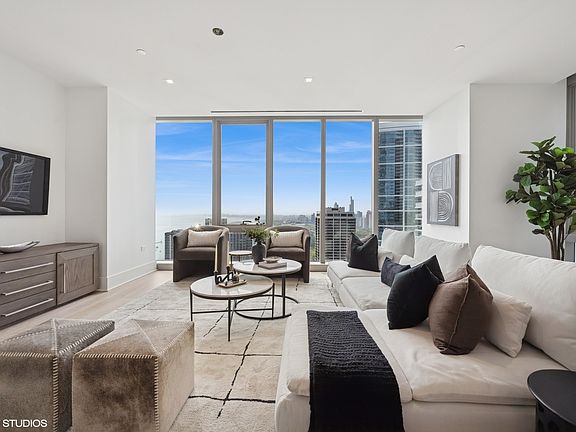 5th image of 363 E Wacker Dr Unit 3203