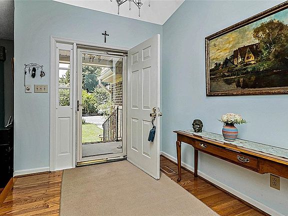 5th image of 5012 Kemps Farm Pl