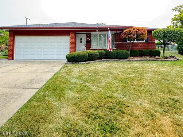 11102 Fairway Dr, Sterling Heights, MI 48312