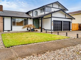 697 71st St, Springfield, OR 97478