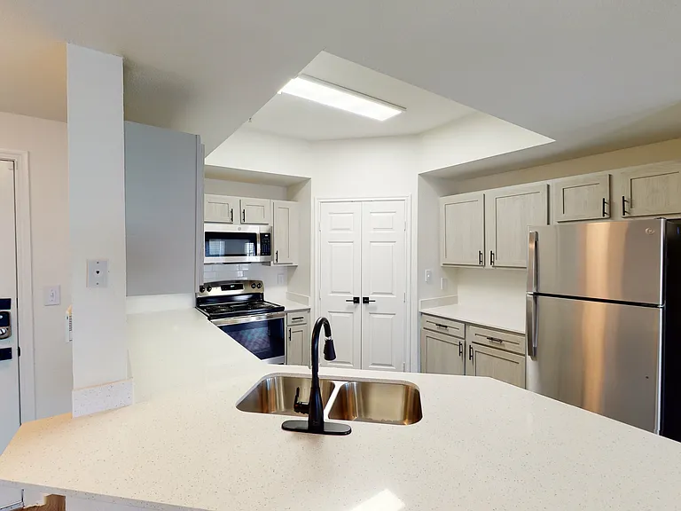 9th Street Apartments — Photo 64