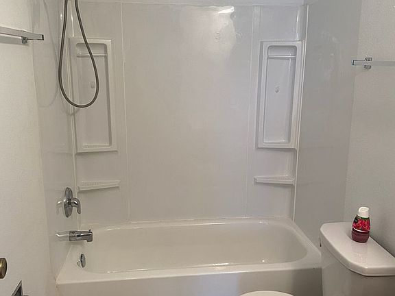 5th image of 603 11th St NE #4