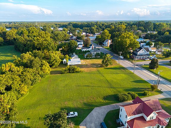 4th image of 301 Main Street