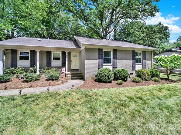 7523 Thorncliff Dr, Charlotte, NC 28210