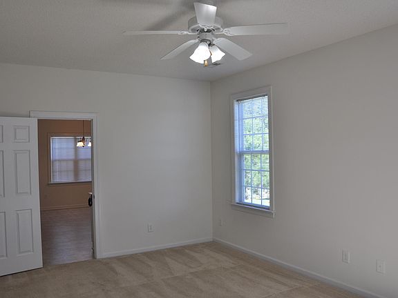 4th image of 218 Windsor Creek Pkwy #B
