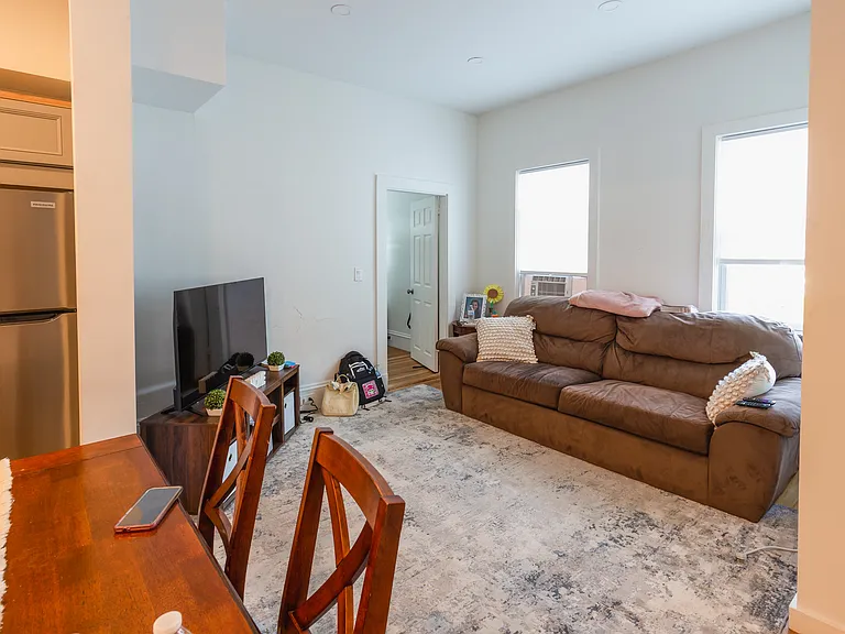 176 Court St #8 — Photo 3
