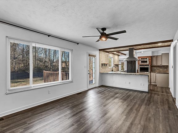 4th image of 11431 Old Colony Pkwy