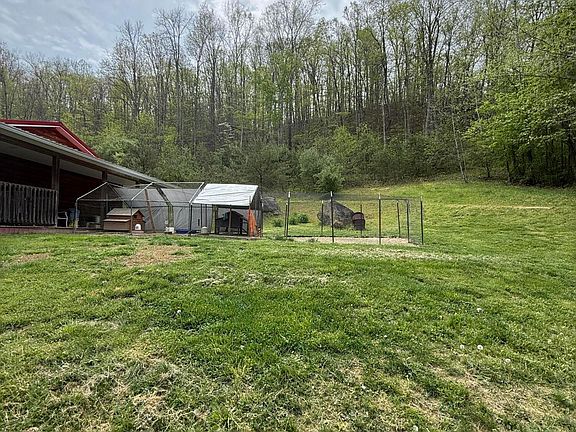 5th image of 127 McCoy Branch Rd