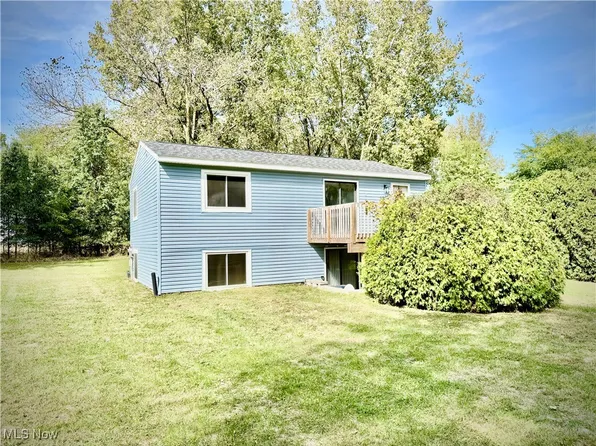 978 Silver Meadows Dr, Kent, OH 44240