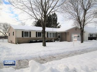 1871 Gary Ln, Green Bay, WI 54303