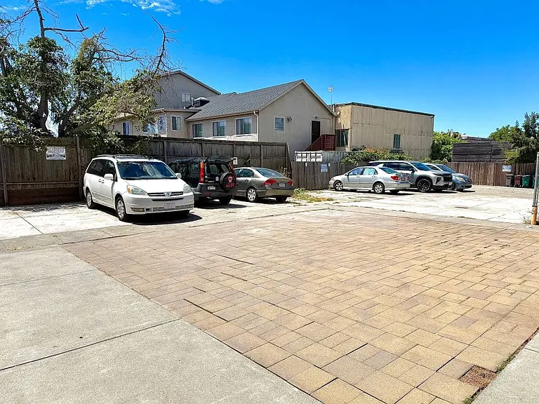 925 Apgar St — Photo 16