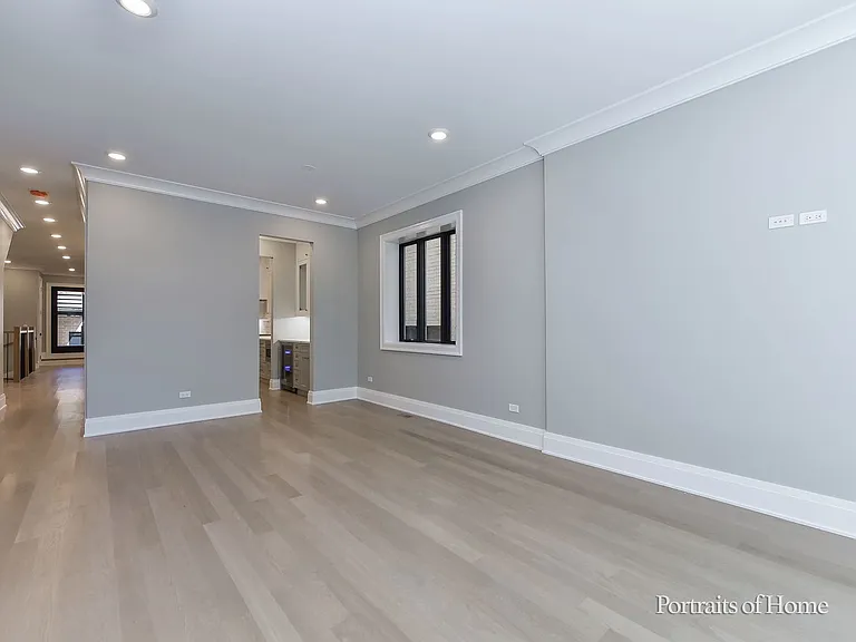2135 N Lakewood Ave #1 — Photo 4