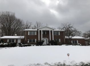 3 Walnut Ln E, Schenectady, NY 12309